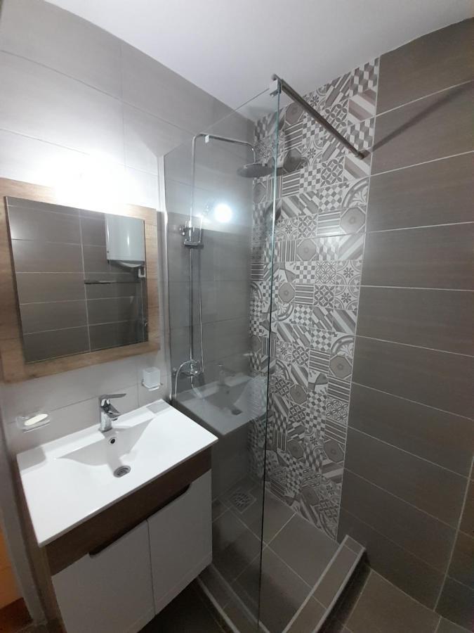 Apartman Stevan Pirot Exteriör bild