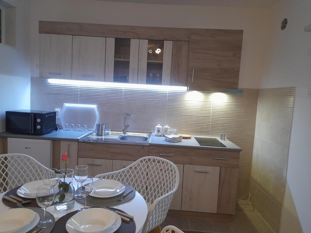 Apartman Stevan Pirot Exteriör bild