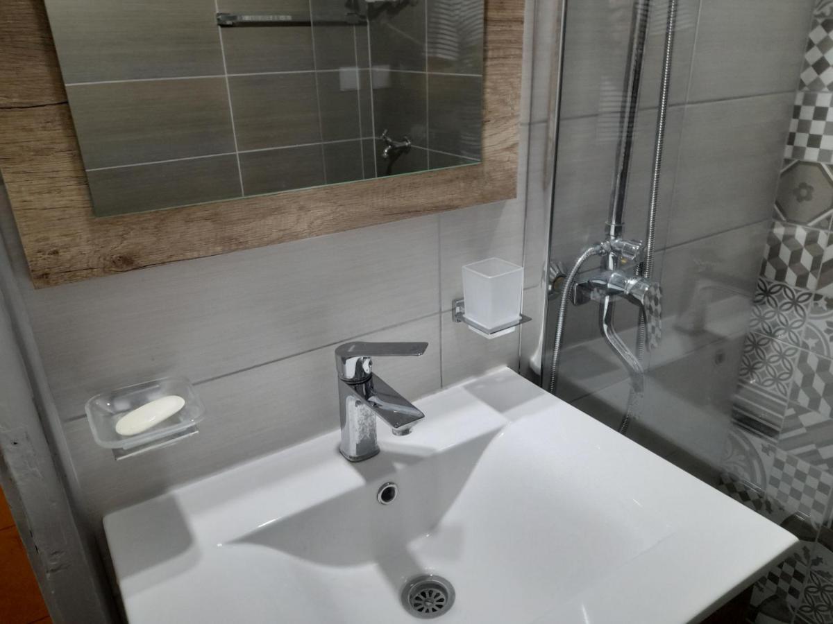 Apartman Stevan Pirot Exteriör bild