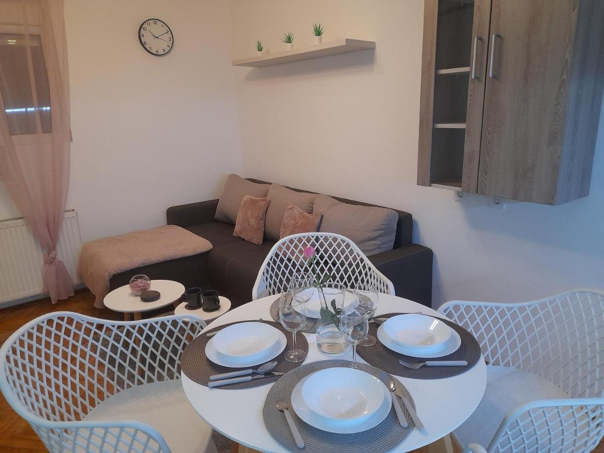 Apartman Stevan Pirot Exteriör bild
